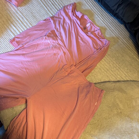 SKIMS BUNDLE - 5 PIECES - Picture 10 of 14